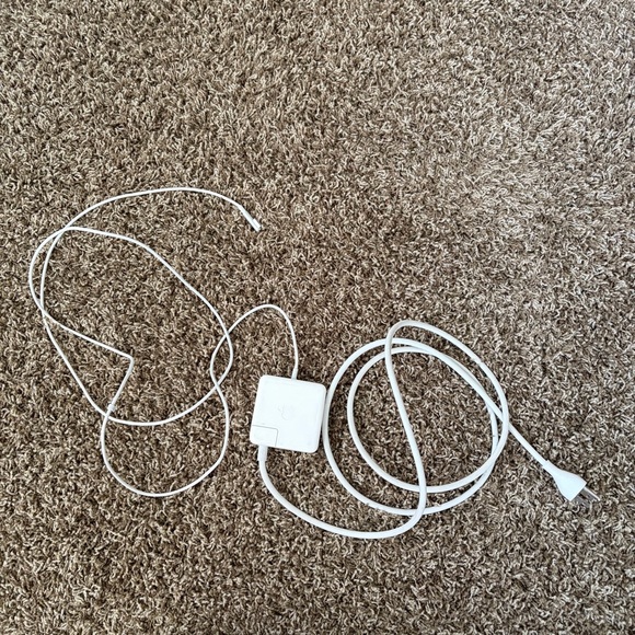 Apple Other - 2009 Apple MacBook Charger